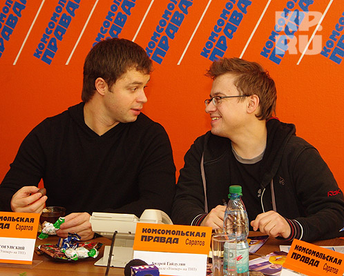Виталий (слева): - Саратовчанки такие красивые!